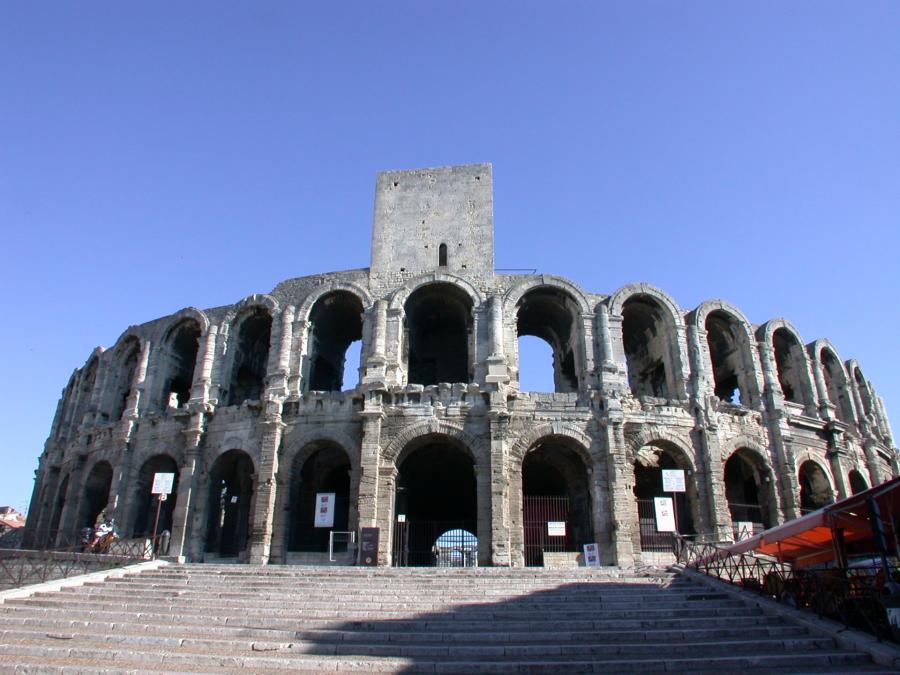Arenes arles